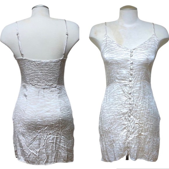 Abercrombie & Fitch Nude Beige Slip On Mini Dress Size Medium - Picture 1 of 9